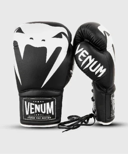 Venum Giant 2.0 Pro Boxhandschuhe - With Laces - BlackWhite